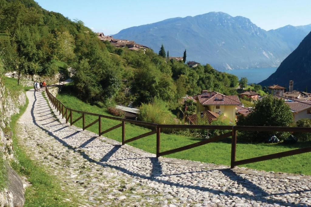 Rustica Sul Lago Tenno Primo Piano Luaran gambar