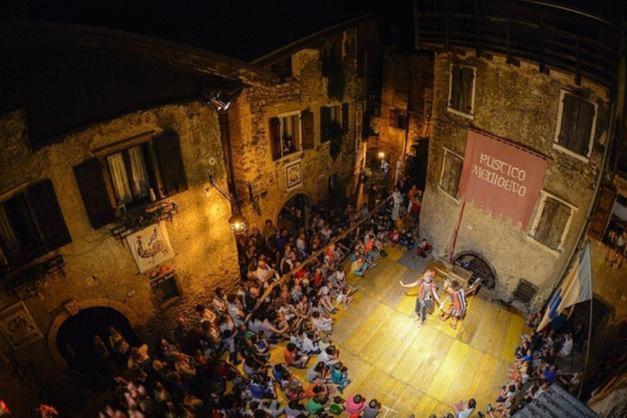Rustica Sul Lago Tenno Primo Piano Luaran gambar